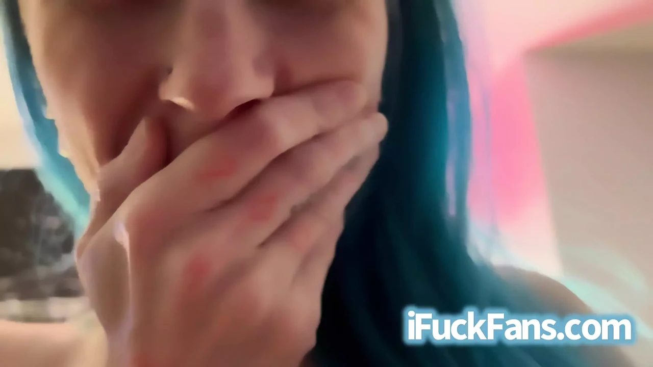 Woke Up To A BJ and a Creampie – Cali Reign – I FUCK FANS DOT COM