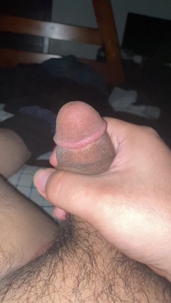 18-jährige masturbiert in seinem schlafzimmer