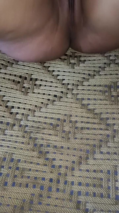 Indian sexy cute girl apni chut ko khud a rahi hai
