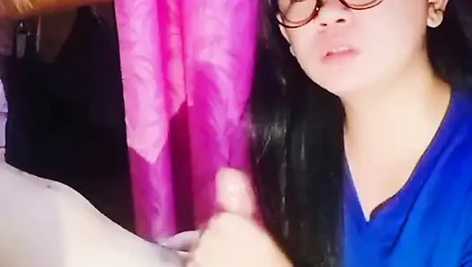 Aku sangat terobsesi sama kontol abang tiriku! Ini akan menjadi seks ketiga kami! - Ayesha Sy