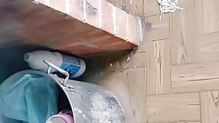 Fată latino sexy suge pula fierbinte după petrecere, ejaculare pe la spate anal, multă spermă