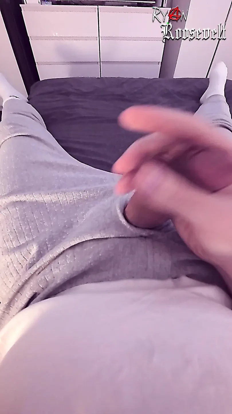 Watching Porn Leads to Noisy Cumshot After Quick Horny Wank