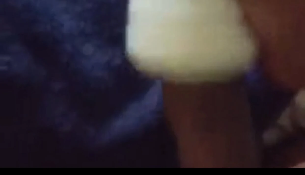 Kote hitam besar pancutan mani dengan Mainan