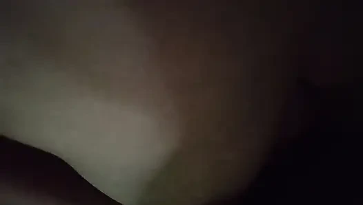 Tukang pijat sange ini lagi asik ngocok kontol dan toketnya dikocok habis-habisan