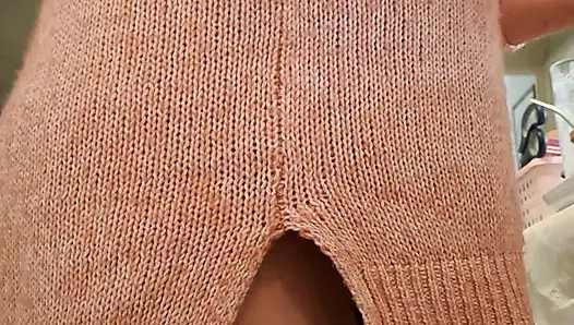 sexy milf showing her ass