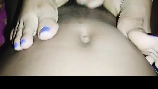 Desi indischer bhabhi blowjob und sperma raus