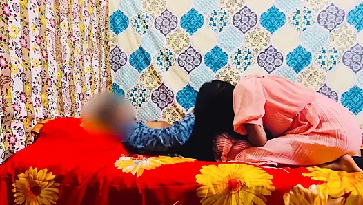 Gadis itu datang ke rumah pacarnya untuk meyakinkannya, tapi pacarnya mergokin dia dan ngentot memeknya buru-buru dan bikin dia menjerit