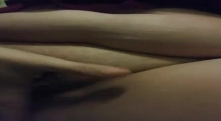 gf fingers herself