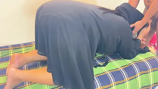 Ateşli itaatkar üvey annem benimle aldatıyor