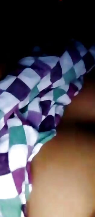 Panggilan video emo seksual dengan saudara ipar asing 2025