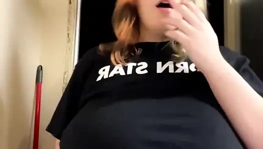 yıldızı sigara içiyor