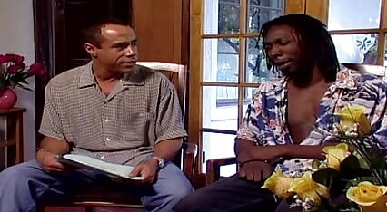 Czarna para duża dupa jebanie cipki lizanie w ogrodzie