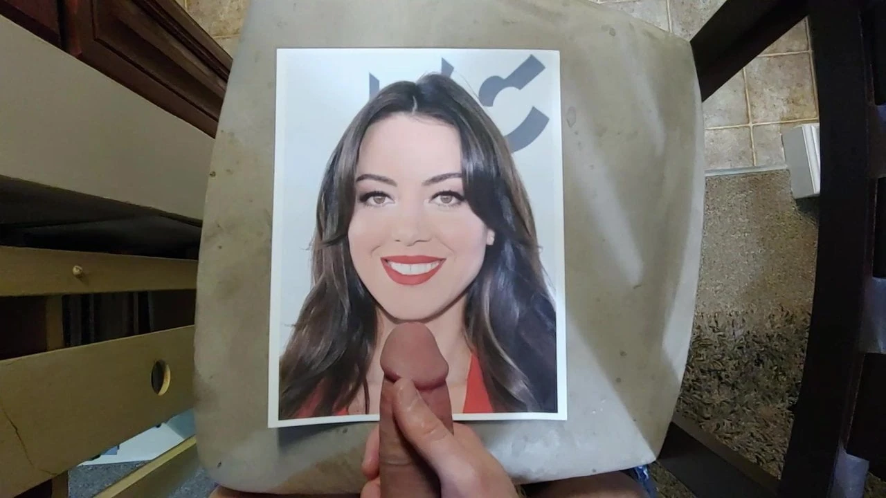Aubrey plaza omaggio di sborra 01