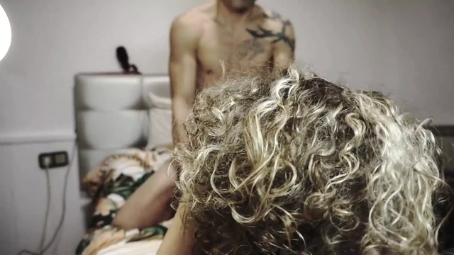 MILF Gets Fucked in 4 and Wants to Cum Inside Her Beautiful Pussy.