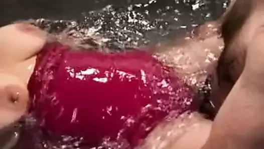Sexo na banheira de hidromassagem