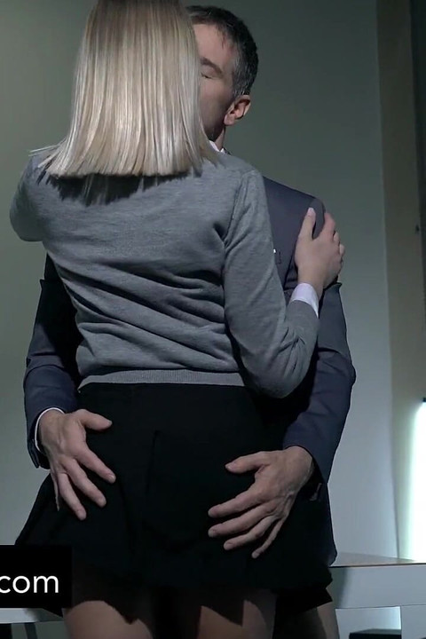 سكرتيرة طموحة