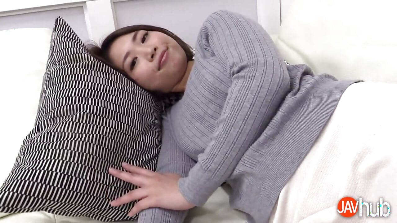 Tiener Saki Yasuoka spuit uit vriendje's toverstafspel