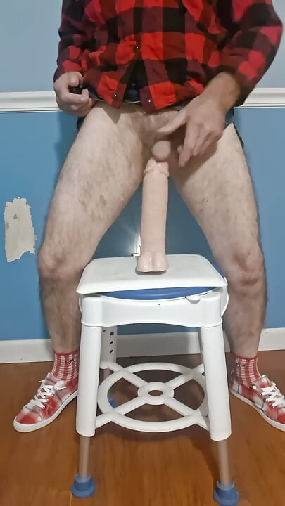 Sentada no meu amigo
