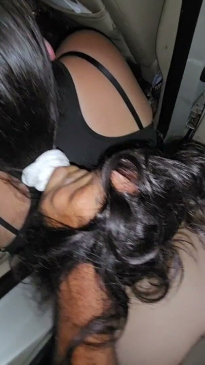 stor röv asiatisk milf knullad medan på telefon med sin man | Klippa 2