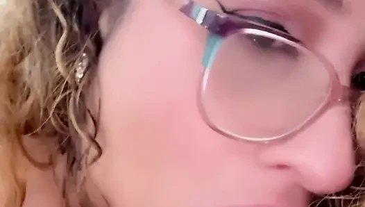 Cewek semok latina suka banget nyepong
