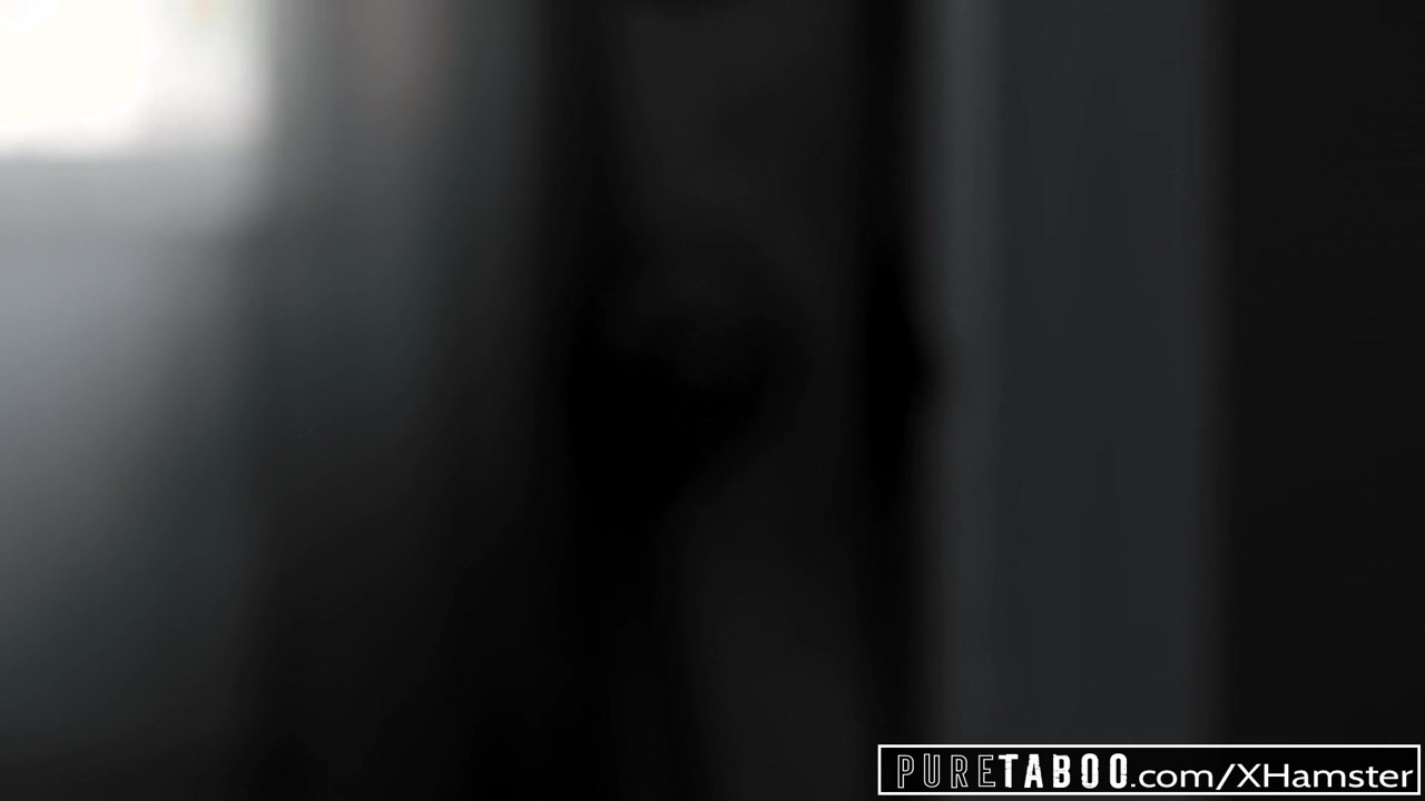 純粋なタブーティーン痴女emily willisがstepdadでスパンキング＆中出し