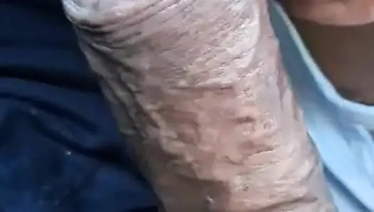 Xraquelx arabada yakın çekim ıslak oral seks