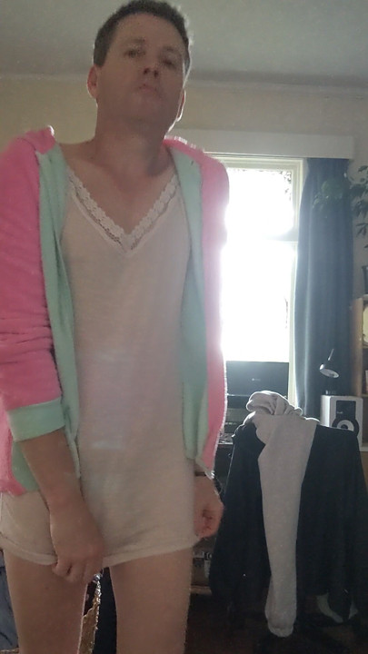 pink gay slut man shows bottom