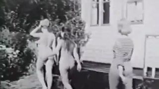 Margaret Nolan, Vera Novak. Vintage klip dla naturystów