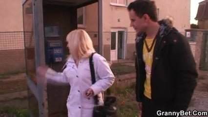 Old blonde granny pleases a stranger