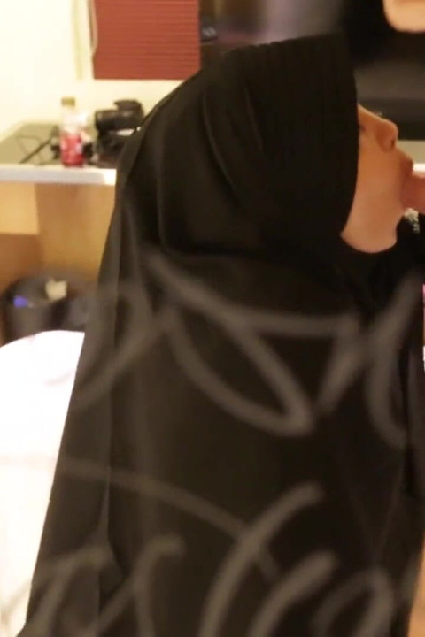 AsianSexDiary - Ασιάτισσα καλυμμένη με μάσκα σφυροκοπείται