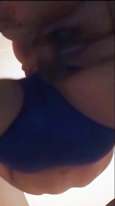 Holy shit, what a load of cum all over my married friend's pussy while she's getting fucked.