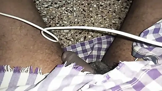 Hintli karım anal ve göğüslerini sikiyor