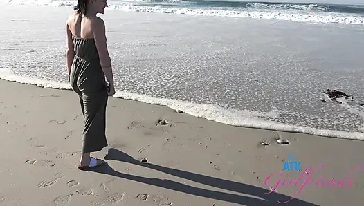 Anda melanjutkan perjalanan laut dengan Imani kemudian dia memberi Anda handjob, footjob, dan blowjob penuh, berakhir dengan Anda c