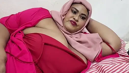 Arap üvey erkek kardeşim beni ziyarete geldi.