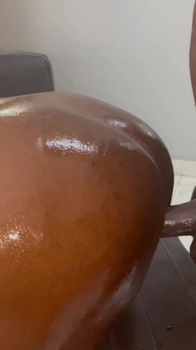 她说我不能操她，但我让她在椅子上操她 |剪辑 1