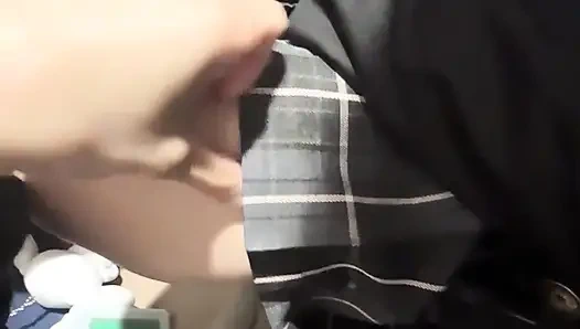 18-летняя миниатюрная девушка, ультра-реалистичные кадры смартфона. Сохранено в кинопленку! Послевидео