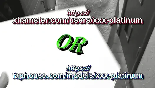 Cowok pengantar pizza bawa pizza pertemuannya sama majikan seksi rambut pirang tanpa celana dalam dan bra. Shower. Memek tetek dewasa pantat