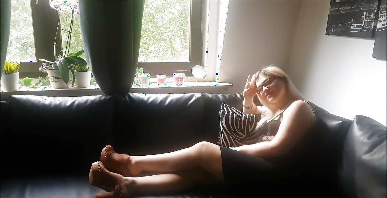 Jeg har brug for en fodmassage, og du får en footjob!