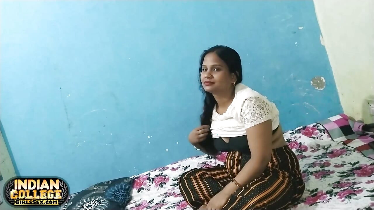 hot bhaartiy lesbiyan seks dost oongli kar rahi hai aur bare stanon ko chod rahi hai