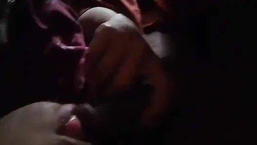 Tamil ev hanımı kocasının penisini yalıyor