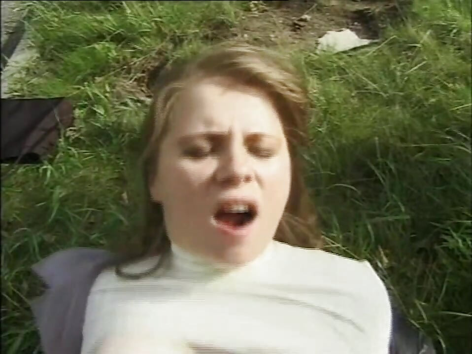Amatorska MILF zerżnięta na budowie i spust na duże cycki przez Huge Cock