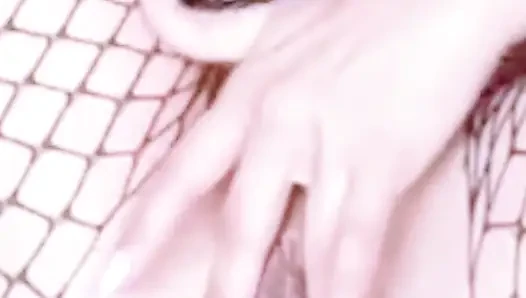 japanese fishnet school girl solo squirting