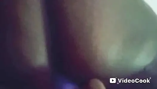 Mainin vibrator tengah malam!!