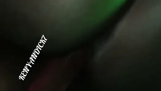 Cewek sange ini ngentot kontol pacarku setelah datang ke rumahnya untuk makan malam