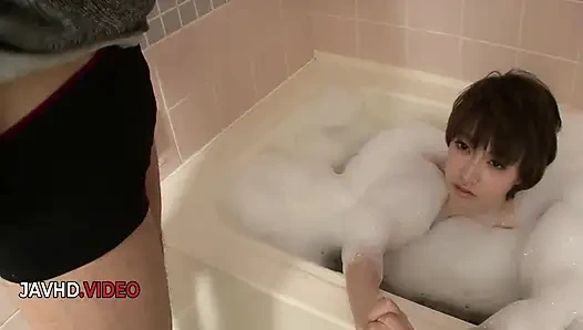 Sinnliche japanische verführerin akina Hara gibt verführerische bad-blowjob-freude