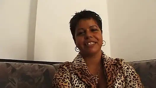 Big ass ebony slut rubs and fingers her pussy at the casting