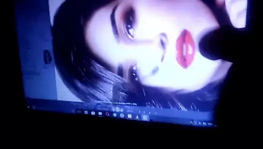 Kriti sanon ateşli tükürük boşalması