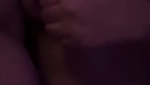 Malaysische spielen mit dicken möpsen