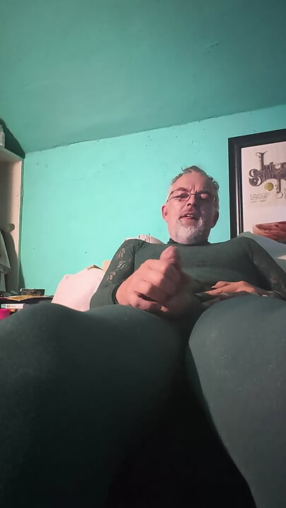 החלקה אמנותית ירוקה אוננות