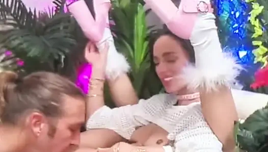 Sıska Christina Sage Bryan Gozzling tarafından sikilmeyi seviyor!